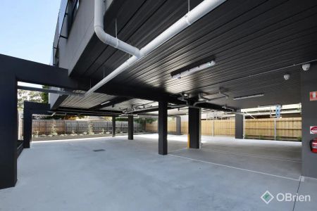 “SPACIOUS MODERN GEM” - Photo 5