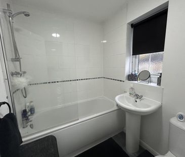 3 bedroom semi-detached house to rent - Photo 5