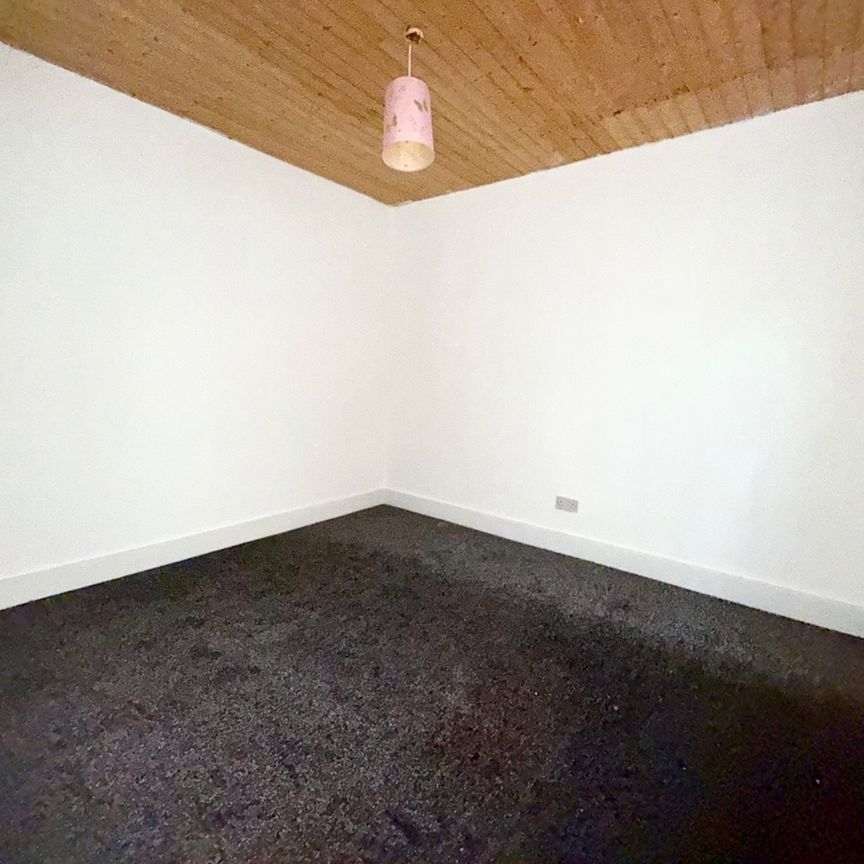 1 Bed Flat, Streathbourne Road, SW17 - Photo 1