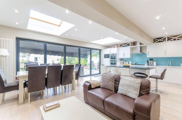 5 bedroom semi-detached house to rent - Photo 1