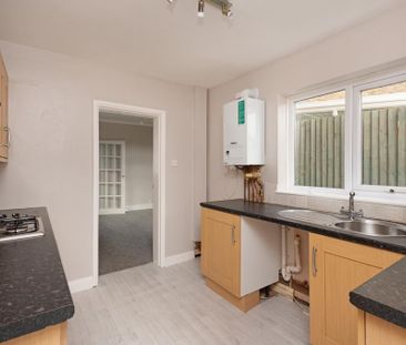 3 bedroom terraced house to rent - Photo 6