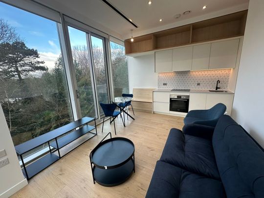 2 Bed Flat, Parkview, TW8 - Photo 1