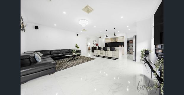 Exceptional Family Home !!! - Photo 1