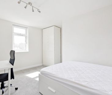 7 Bed Flat, Egerton House, S1 - Photo 4