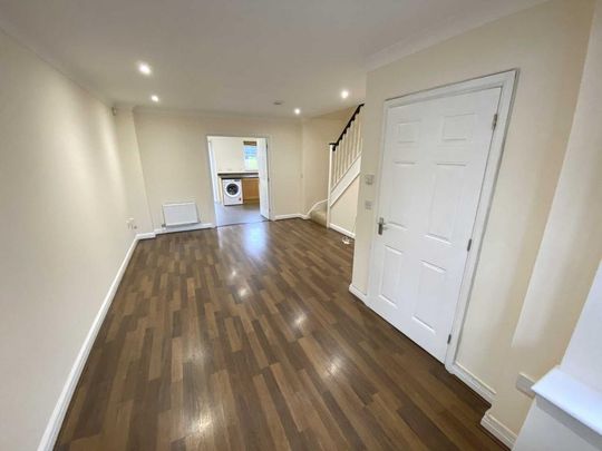 3 bedroom link detached house to rent - Photo 1