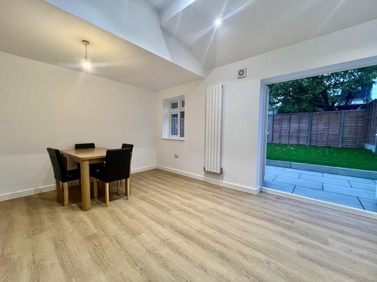 3 bedroom ground floor flat to rent - Photo 1