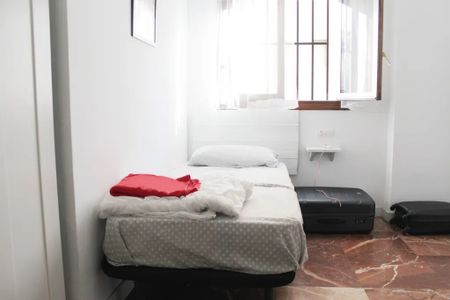 Calle Virgen de Luján, Sevilla, Andalusia 41011 - Photo 4