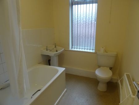 Nowell Grove, Harehills, LS9 6HY - Photo 5