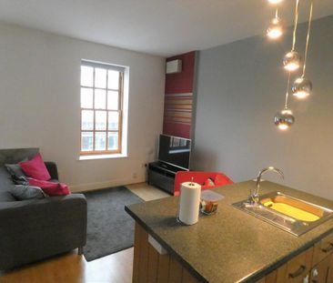 2 bedroom flat to rent - Photo 2