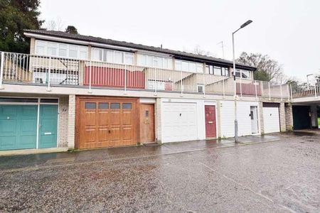 Sanctuary Close, Harefield, Uxbridge, UB9 - Photo 2