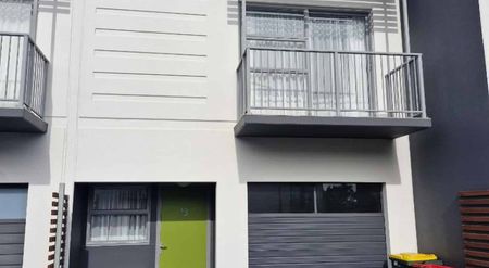 Fully Furnished and Close to Hospital - Photo 5