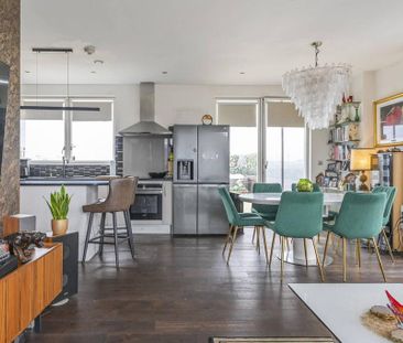 3 bedroom flat to rent - Photo 6