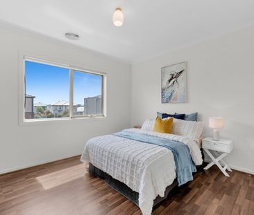 Easy living in convenient premium location! - Photo 6