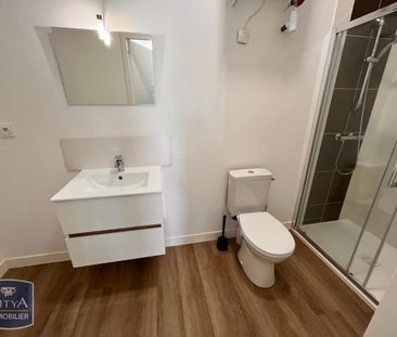 Location Appartement 1 pièce 25m² CHANGE 53810 - Photo 2