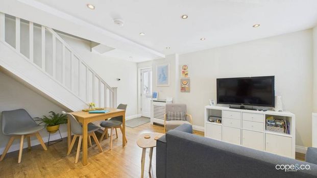 2 bedroom end of terrace house to rent - Photo 1