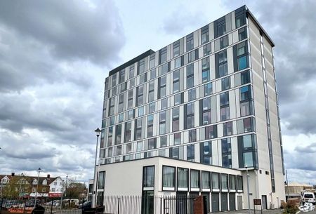 1 bedroom in a flat share to rent - Photo 3