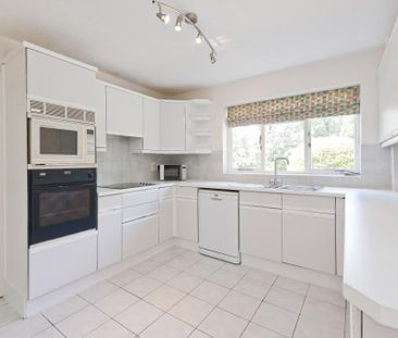4 bedroom detached house to rent - Photo 3