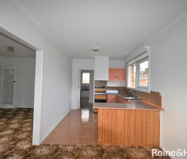 Great 3 Bedroom Home in Springvale! - Photo 1