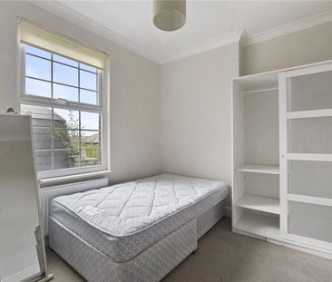 3 bedroom maisonette to rent - Photo 2