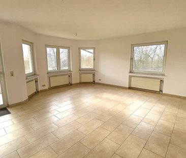 Schuch Immobilien – Großzügige 3 ZKBB mit Blick ins Grüne in Dieden... - Photo 3