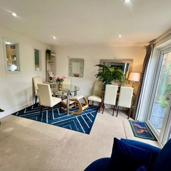 Room in a Shared House, Lambton Road, SW20 - Photo 1