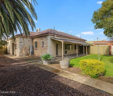 Character Home in the Heart of the Bay - Photo 3
