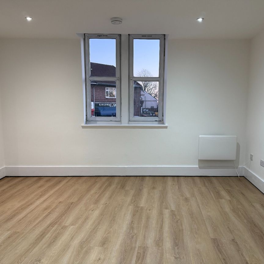 1 Bed Flat, Two Mile Hill Road, BS15 - Photo 1