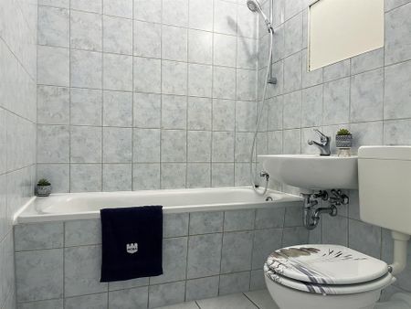 Familienfreundliche 4-Raum-Wohnung mit sonnigem Balkon - Photo 5