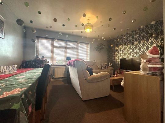 2 bedroom maisonette to rent - Photo 1