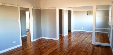 WEST TAMWORTH - Lovely Renovated Three Bedroom Home - Photo 2