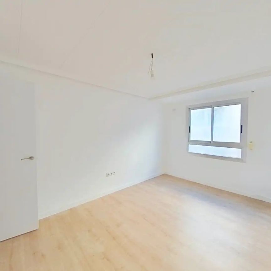 Piso de alquiler en San Ramón - Monte de Piedad - Photo 1