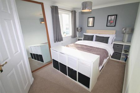 3 bedroom semi-detached house to rent - Photo 2