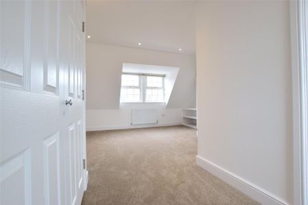 3 bedroom end of terrace house to rent - Photo 3