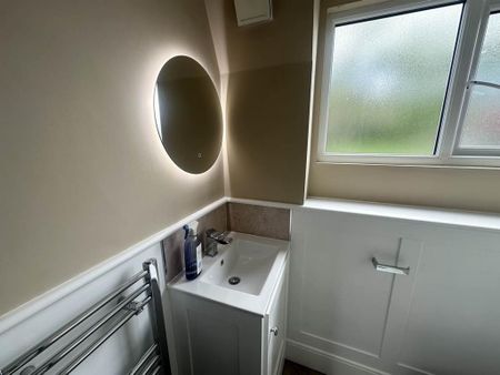 1 bedroom in a house share to rent - Photo 5