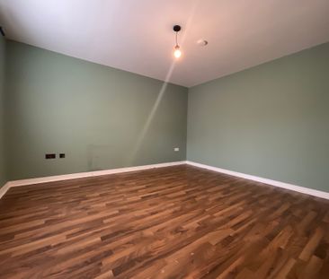 17A Westway Hill, Belfast , BT13 3NZ - Photo 2