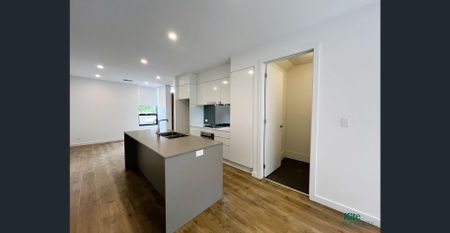 Stylish & Modern Townhome in Leafy Eastern Suburbs - Photo 5