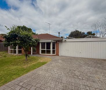 Family Home in Quiet Court - Photo 4