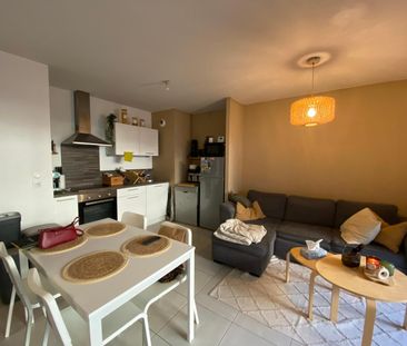 Location Appartement 2 pièces 43m² VALENCE 26000 - Photo 2