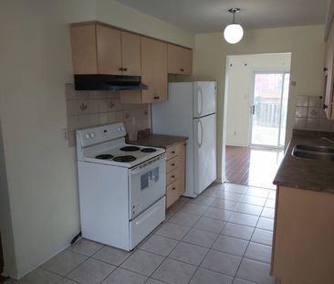 For Lease - 830 Avonshire Court, Mississauga, Ontario - Photo 3