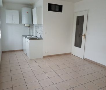 Location Appartement 1 pièce 25m² VALENCIENNES 59300 - Photo 2