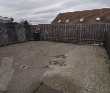 1 bedroom in a house share to rent - Photo 6