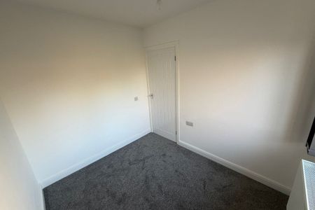 South Avenue - Photo 4