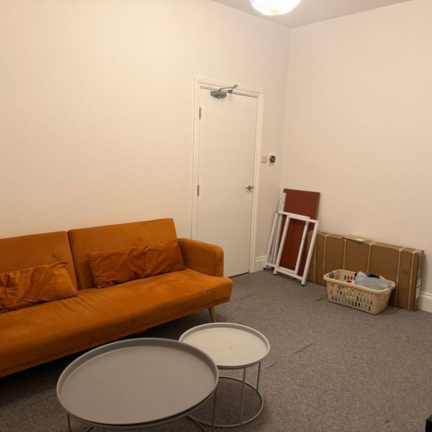 Room in a Shared House, Tennyson St, LE2 - Photo 1