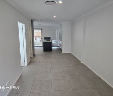 GREAT LOCATION, NEWLY CONSTRUCTED, LUXURY, ULTRA MODERN 4 Bedroom ,... - Photo 3