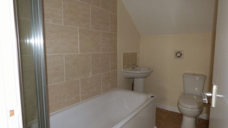 Flat 5, 31 Ely Road, Cardiff CF5 2JF - Photo 3