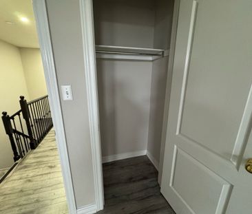 For Lease - 3704 Golden Locust Drive, Mississauga, Ontario - Photo 2