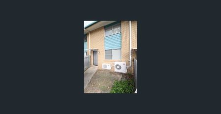 Modern & Convenient 2-Bedroom Townhouse. - Photo 3