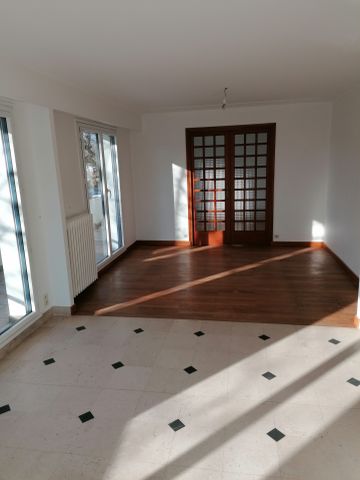 Location Appartement 4 pièces 149m² ST JEAN DE MONTS 85160 - Photo 2