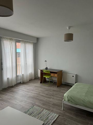 Location Appartement 1 pièce 50m² - Photo 3