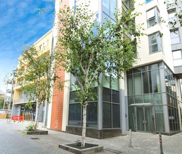 Hardwicks Square, London, SW18 4LP - Photo 3